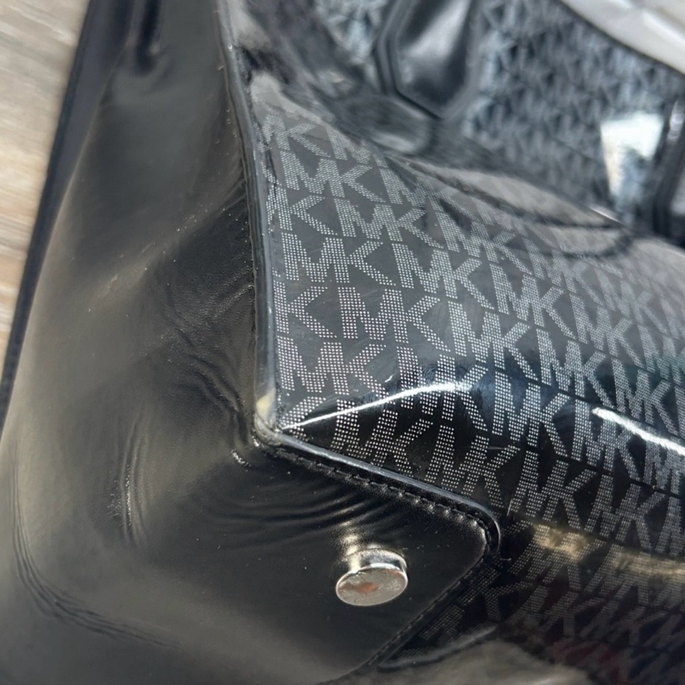 Michael Kors Monogram Tote! Preloved!! - Picture 8 of 14